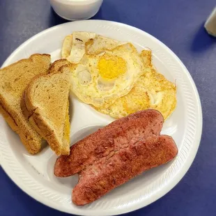 a plate of breakfast food