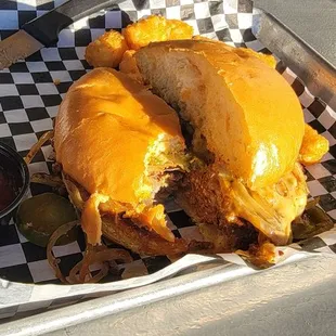 Chilli cheese burger with tots. Recommend