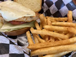 Road Dawg Saloon & Eatery