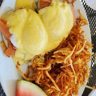 Salmon Benedict 5* with crispy hashbrowns so good