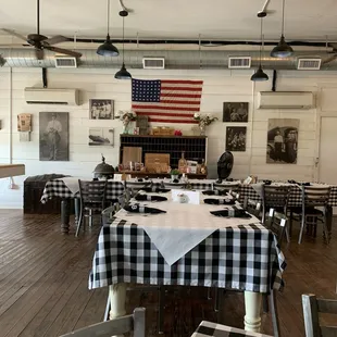 Great old fashioned decor.