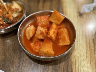 Gom Tang E