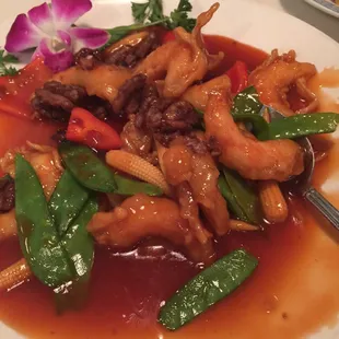 Very Americanized Chinese food almost no good, they need to go to china town and relearn how to cook