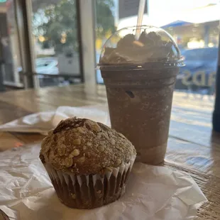 Pumpkin muffin and latte freeze