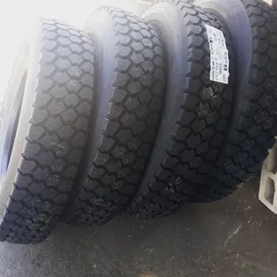 Goodyear Commercial Tire Optimized wear-resistant tread compound For extra-long miles to removal Dual-layer tread "With uniform stiffness fo