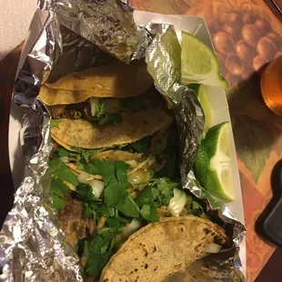 Tacos de carne asada