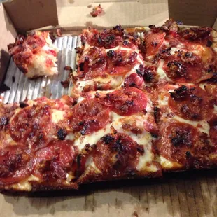 Small pepperoni and bacon