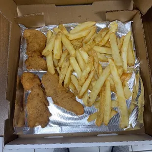 Chicken tenders n fries