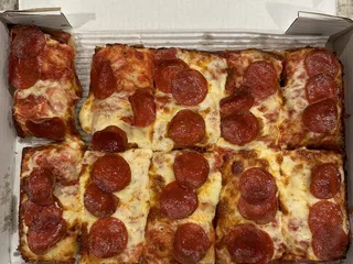 Dolly's Pizza