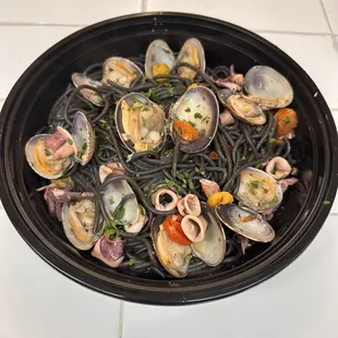 Spaguetti Neri Di mate...clama chili w wine sea salt