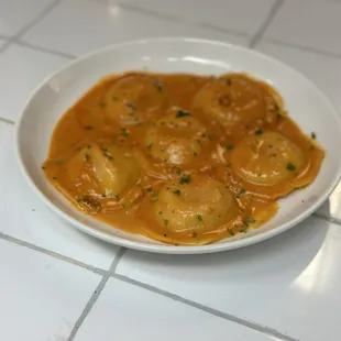 Ravioli Aragosta.....lobdter ravioli.pink sauce
