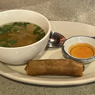 LUNCH - Soup / Eggroll