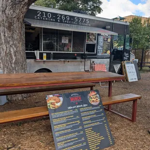 Benjie's Munch food truck at Hops and Hounds