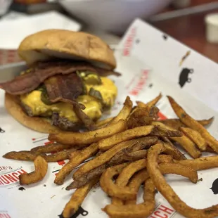 Candied Jalapeno Bacon Cheese Burger