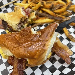 Candied Jalapeno Bacon Cheese Burger