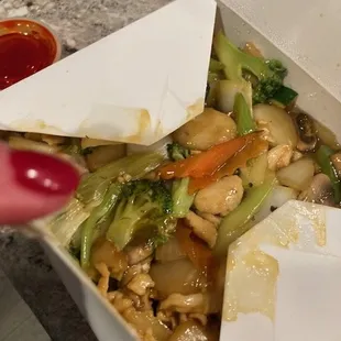 Lots of variety in these fresh veggies &amp; succulent chicken!