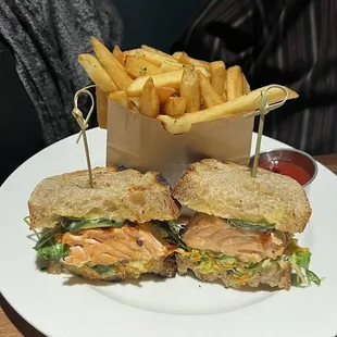 Grilled Salmon Sandwich