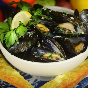 Bennett&apos;s Kitchen Bar Market Roseville Mussels