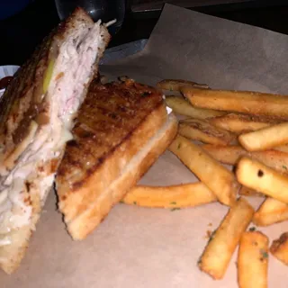 CHICKEN PANINI