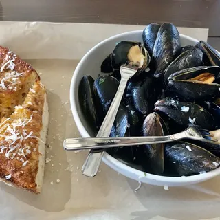 STEAMED MUSSELS
