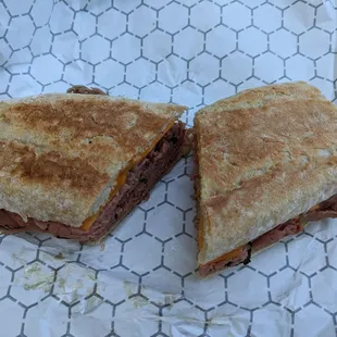 Hot Roast Beef &amp; Cheddar with Horseradish