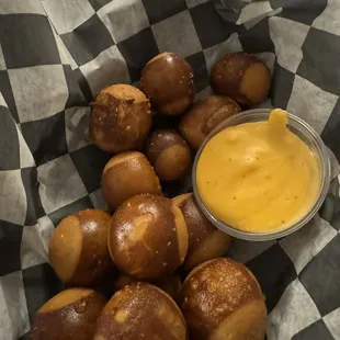 Pretzel bites