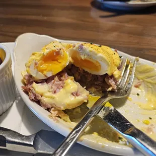Eggs Benedict
