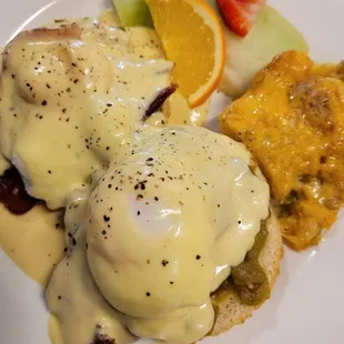 Slightly seasoned toasted chili Bennie, perfectly poached eggs, cheesy potato casserole