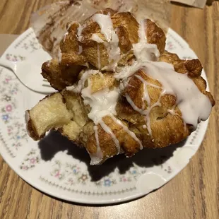 Pull apart cinnamon roll