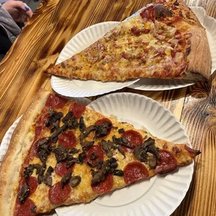 Garlic mushroom +pepperoni and the special - has pancetta, red peppers and hot honey