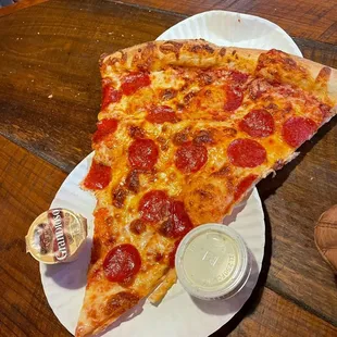 Pepperoni Pizza Slice with Garlic Sauce &amp; Ranch