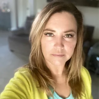 Carla R.