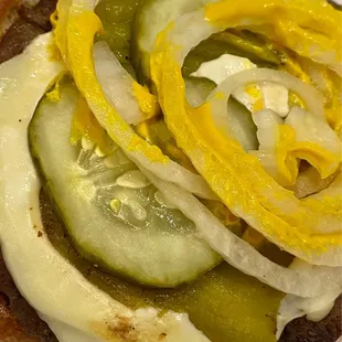 Green chile cheeseburger