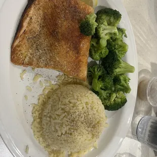 Salmon, rice, broccoli - good