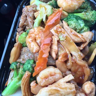 Triple Delight with Shrimp, Beef, and Chicken.. Comes with white steamed rice