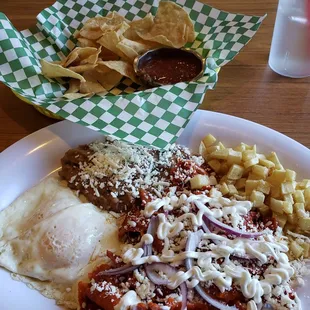 Chillaquiles in red sauce