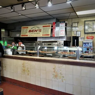 2 clowns running this oldtime pizzerias on May 25, 2023. Shame on them!