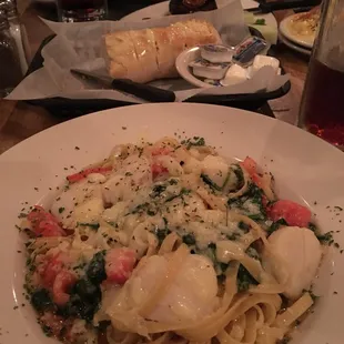Really good specials! Service was friendly and prompt. We would go back again. Excellent homemade bread!