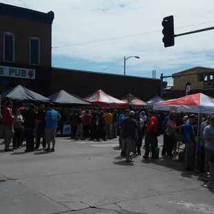 A decent amount of folks