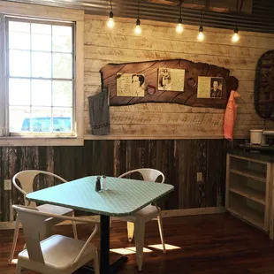 Cute rustic / vintage decor