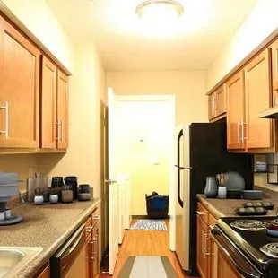 2 bed 2 bath Alley style Kitchen