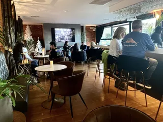 Bentley’s Lounge