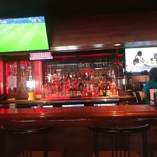 Bar!
