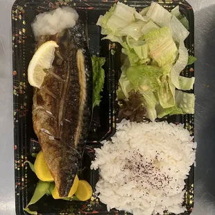 Teishoku: mackerel fish with sushi rice