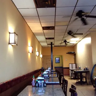 Very organized seating, nice and relaxing. Many great culture picture on the wall.