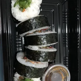Salmon skin roll