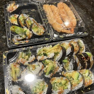 Shrimp Tempura Roll with shrimp on side. SOOO good.