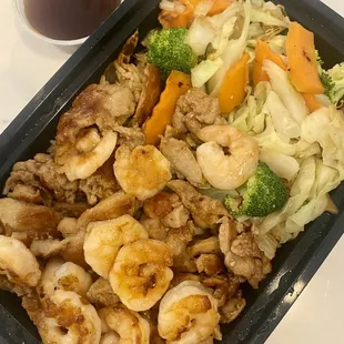 4. Chicken &amp; Shrimp Regular Bento
