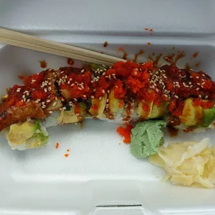 Rock n roll. Spicy tuna, eel, cucumber, avocado, masago.