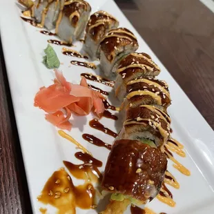 Aerial view of the green dragon roll